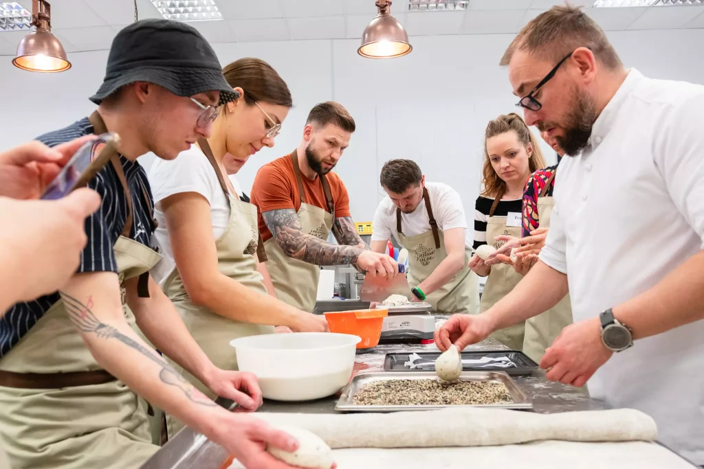 Vouchery na szkolenia z wypieku chleba i robienia tortów